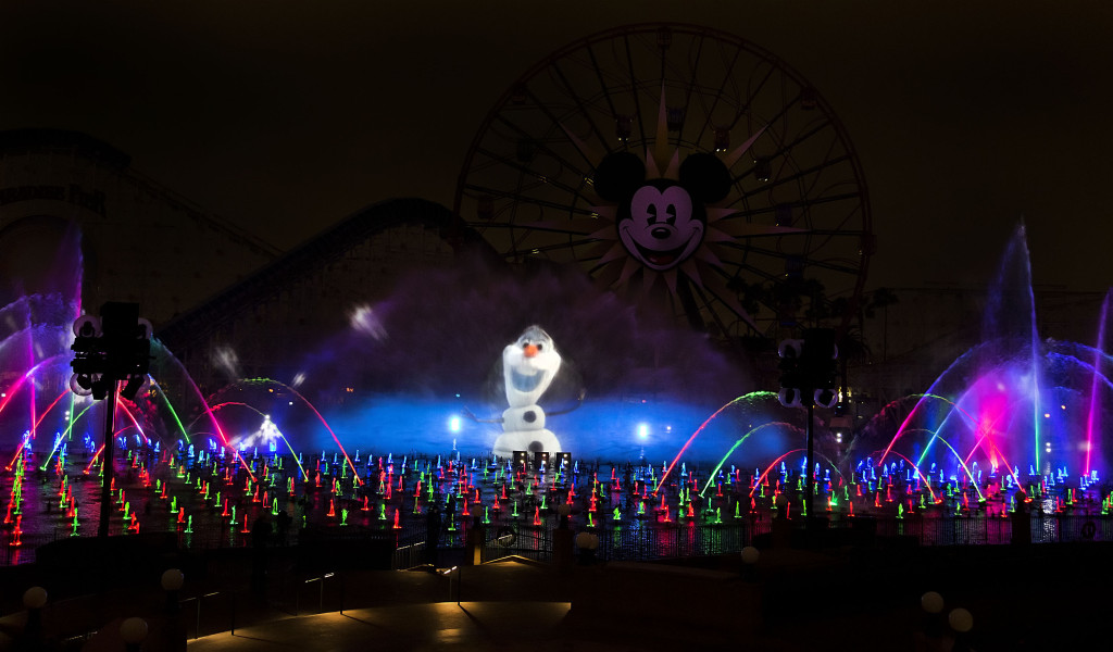 OLAF - WORLD OF COLOR – WINTER DREAMS 10_13_DCA_01586