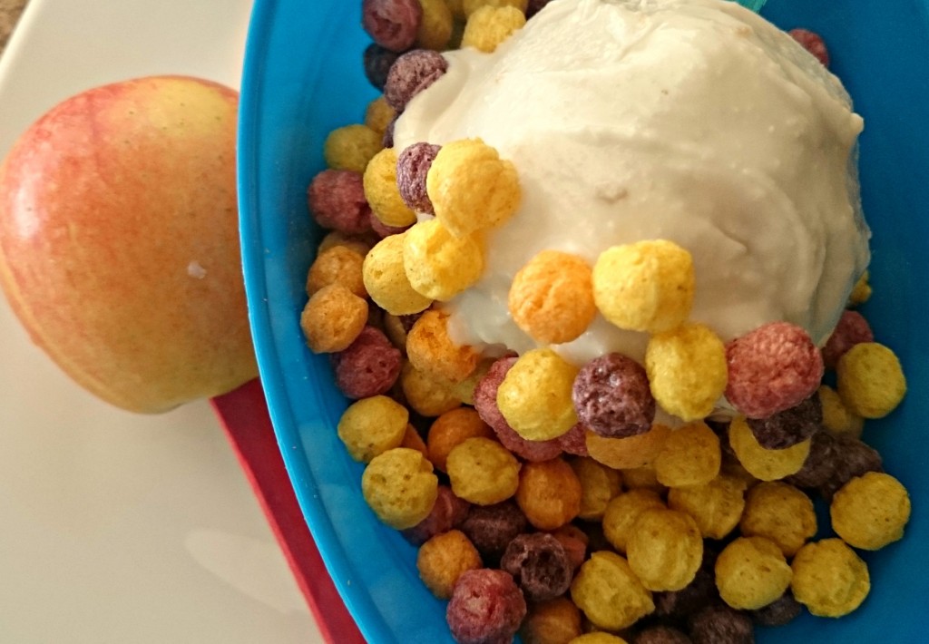 Paletas de manzana con Trix