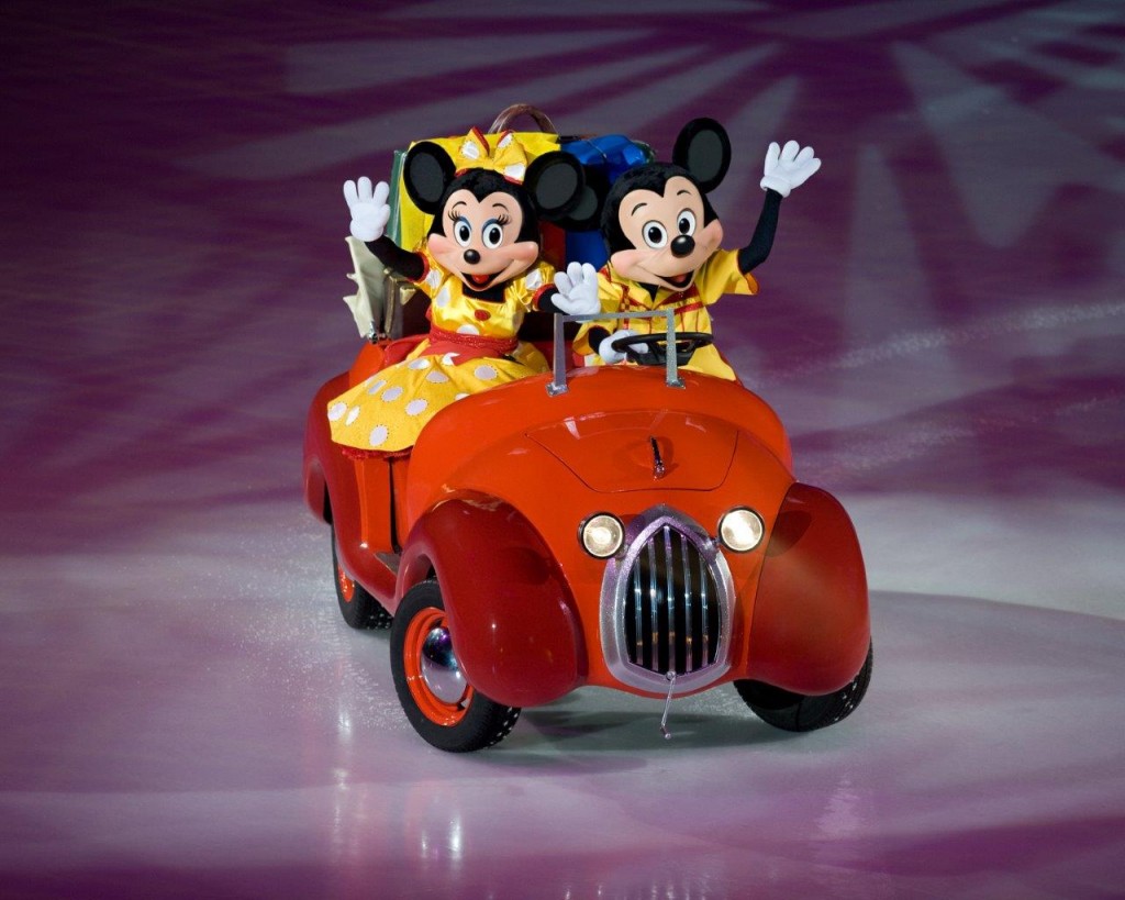 DISNEY ON ICE presents WORLDS OF ENCHANTMENT