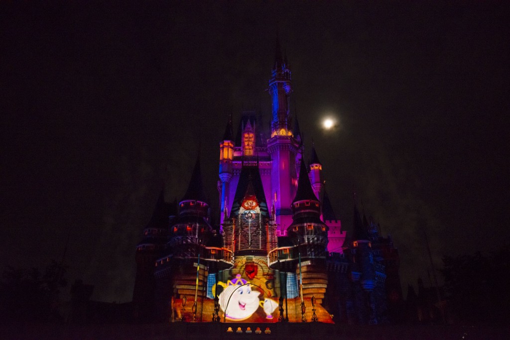 Walt Disney World Estrena Show de Proyecciones en El Castillo de la Cenicienta  Once Upon a Time comienza el 4 de noviembre en Magic Kingdom uniendo historias y tecnología