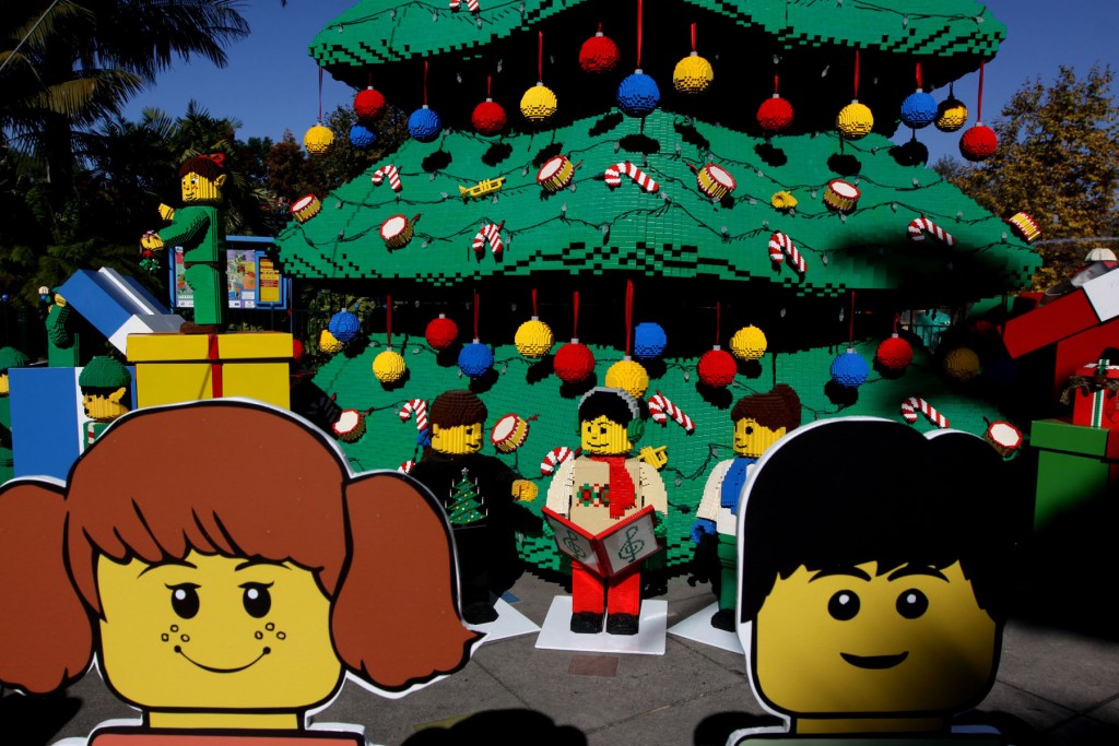 legoland-california-holiday-snow-days-