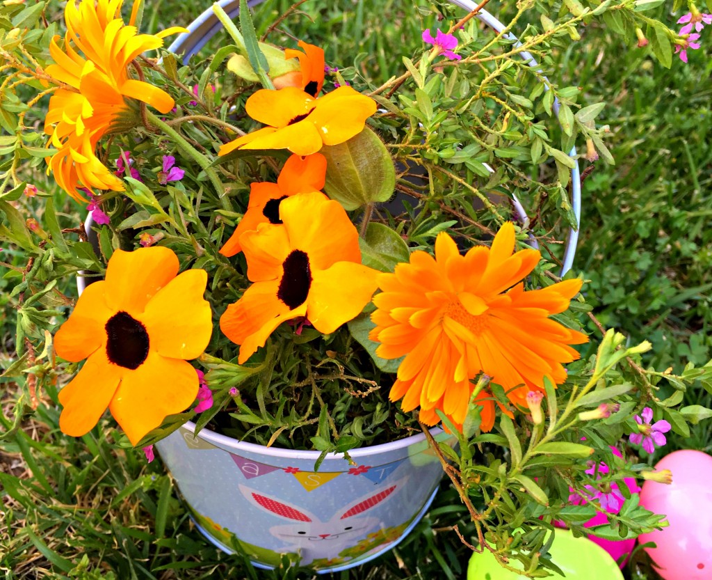 canasta-de-flores-de-pascua