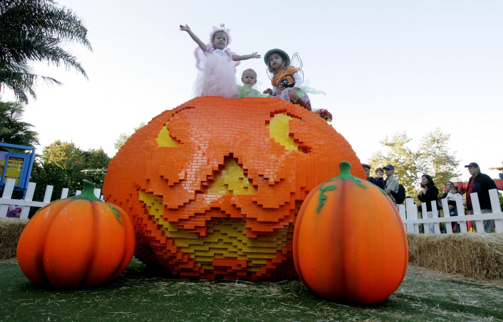 brick-or-treat-event-courtesy-legoland-california