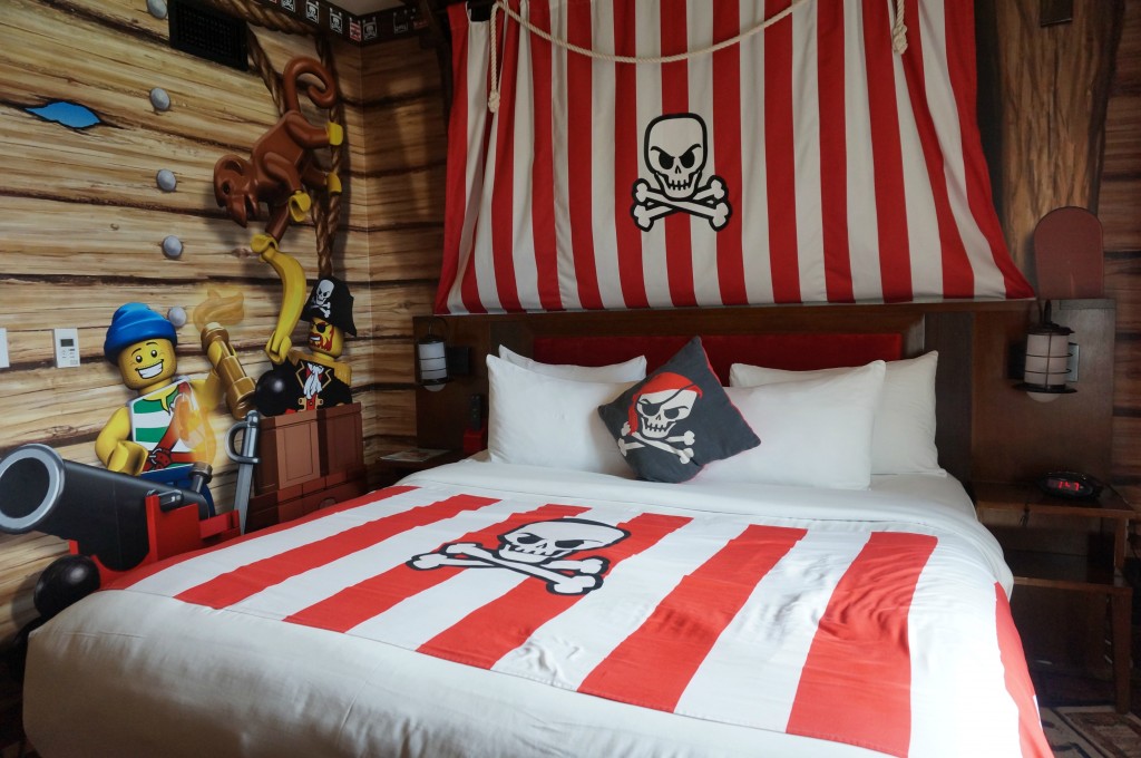 cuarto-pirata-en-legoland-ca-hotel