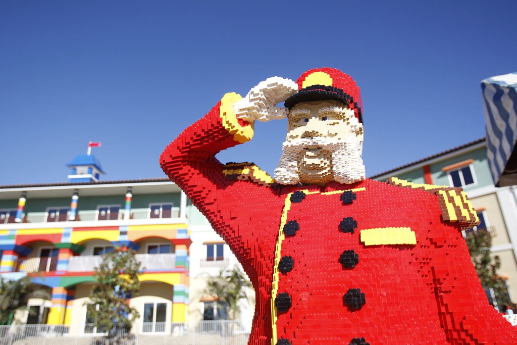 legoland-hotel-bellhop