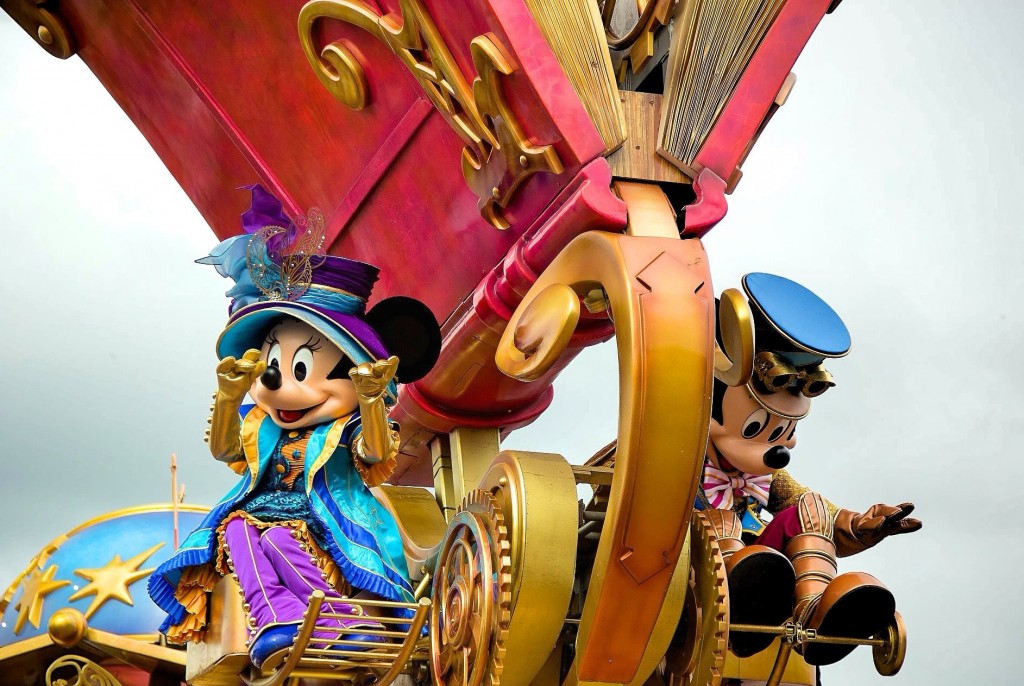 mickey-and-minnie-en-disney-stars-on-parade