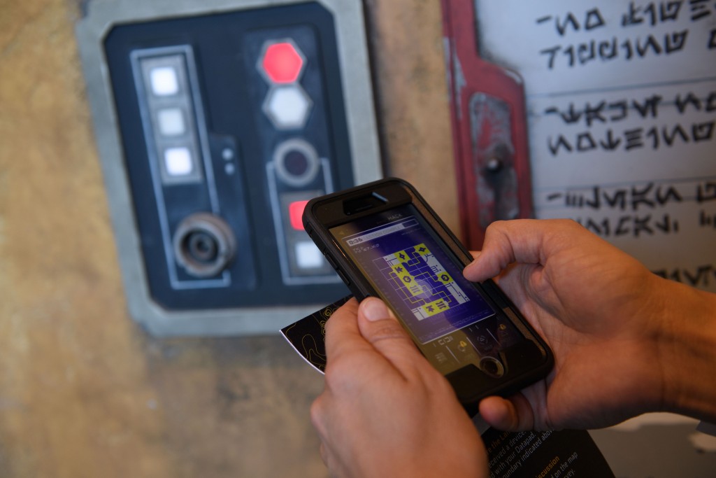 Star Wars: GalaxyÕs Edge Ð Play Disney Parks Mobile App